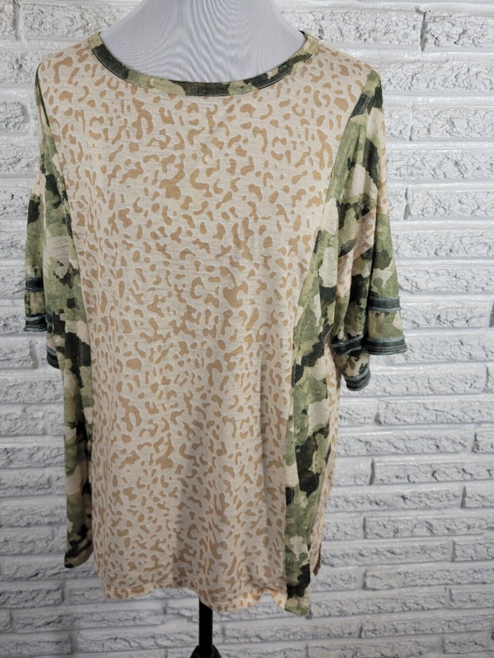 Cato Womens Plus Size 18W 20W Animal Print Tee Top Green Tan Cotton ANI9E